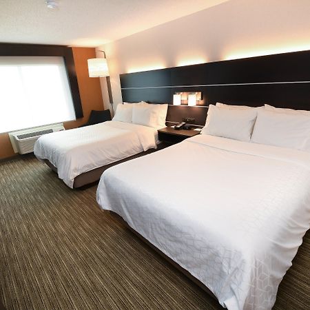 Holiday Inn Express Hotel & Suites Grand Forks By Ihg Kültér fotó