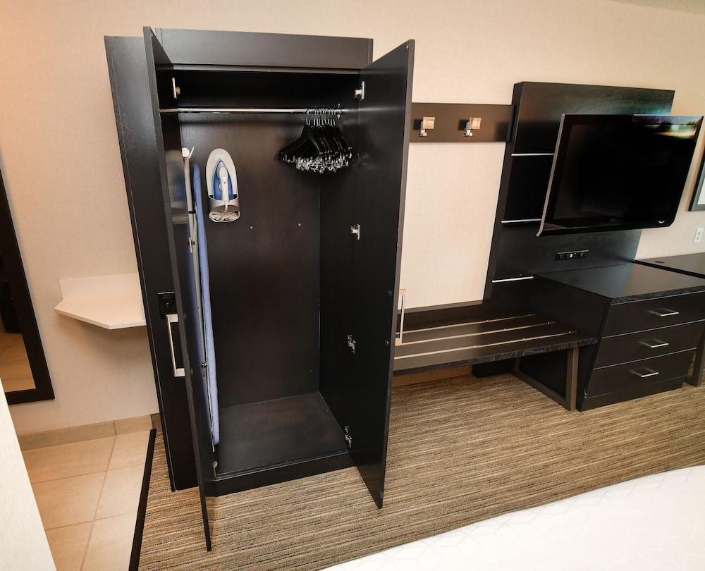 Holiday Inn Express Hotel & Suites Grand Forks By Ihg Kültér fotó