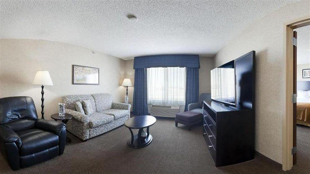 Holiday Inn Express Hotel & Suites Grand Forks By Ihg Kültér fotó