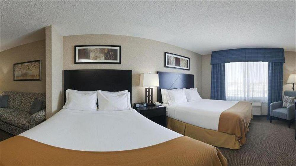 Holiday Inn Express Hotel & Suites Grand Forks By Ihg Kültér fotó