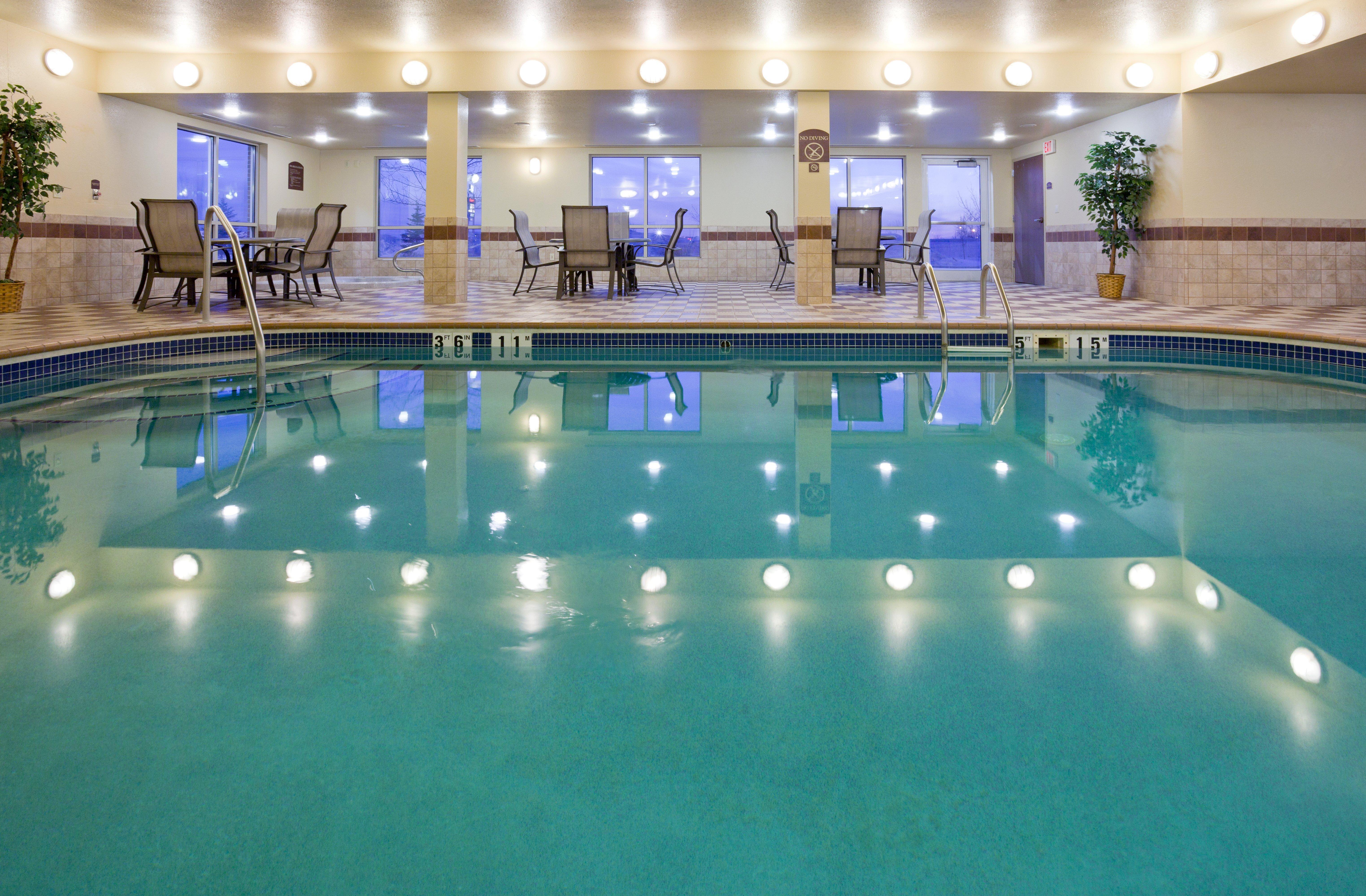 Holiday Inn Express Hotel & Suites Grand Forks By Ihg Kültér fotó