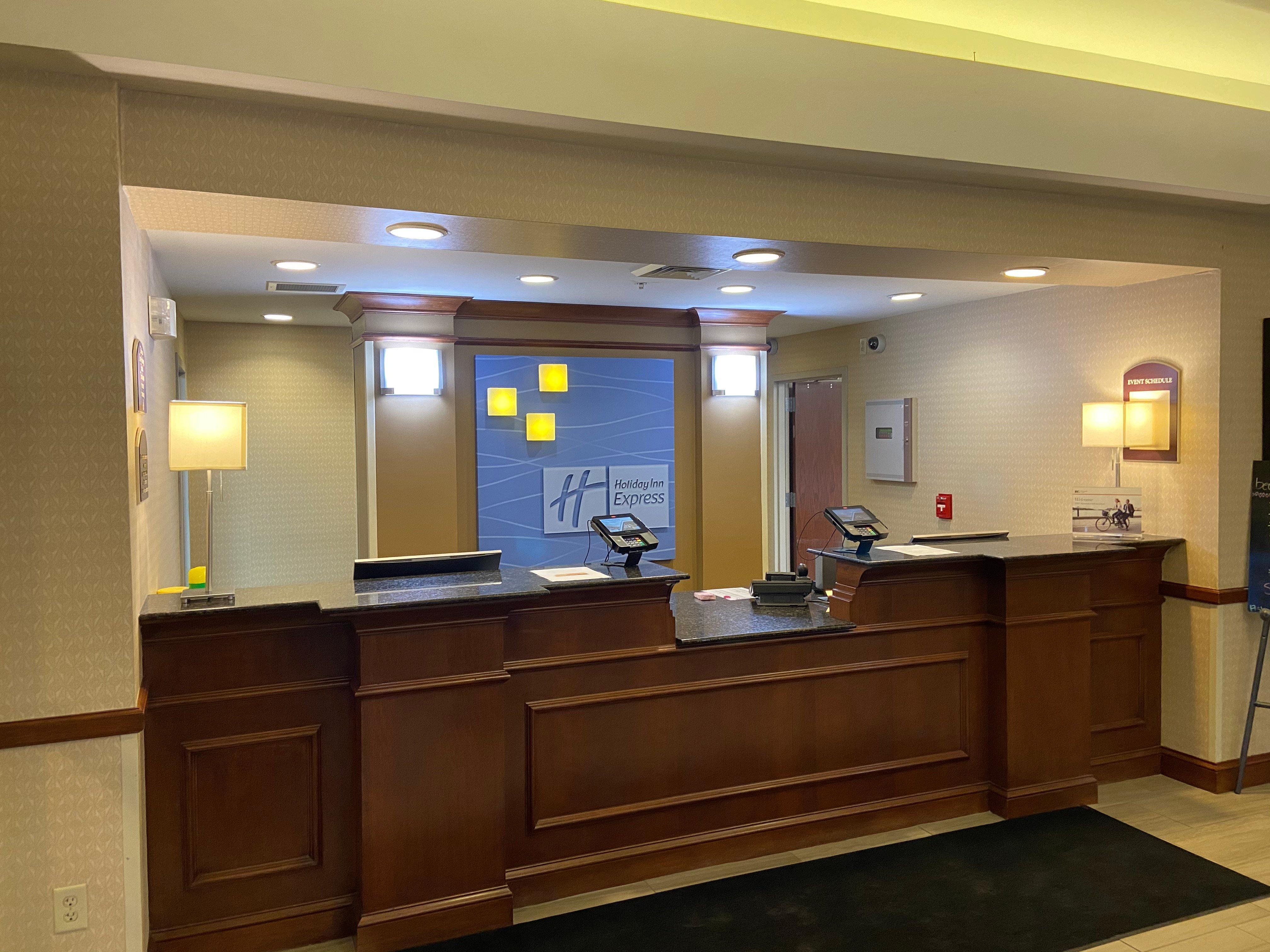 Holiday Inn Express Hotel & Suites Grand Forks By Ihg Kültér fotó