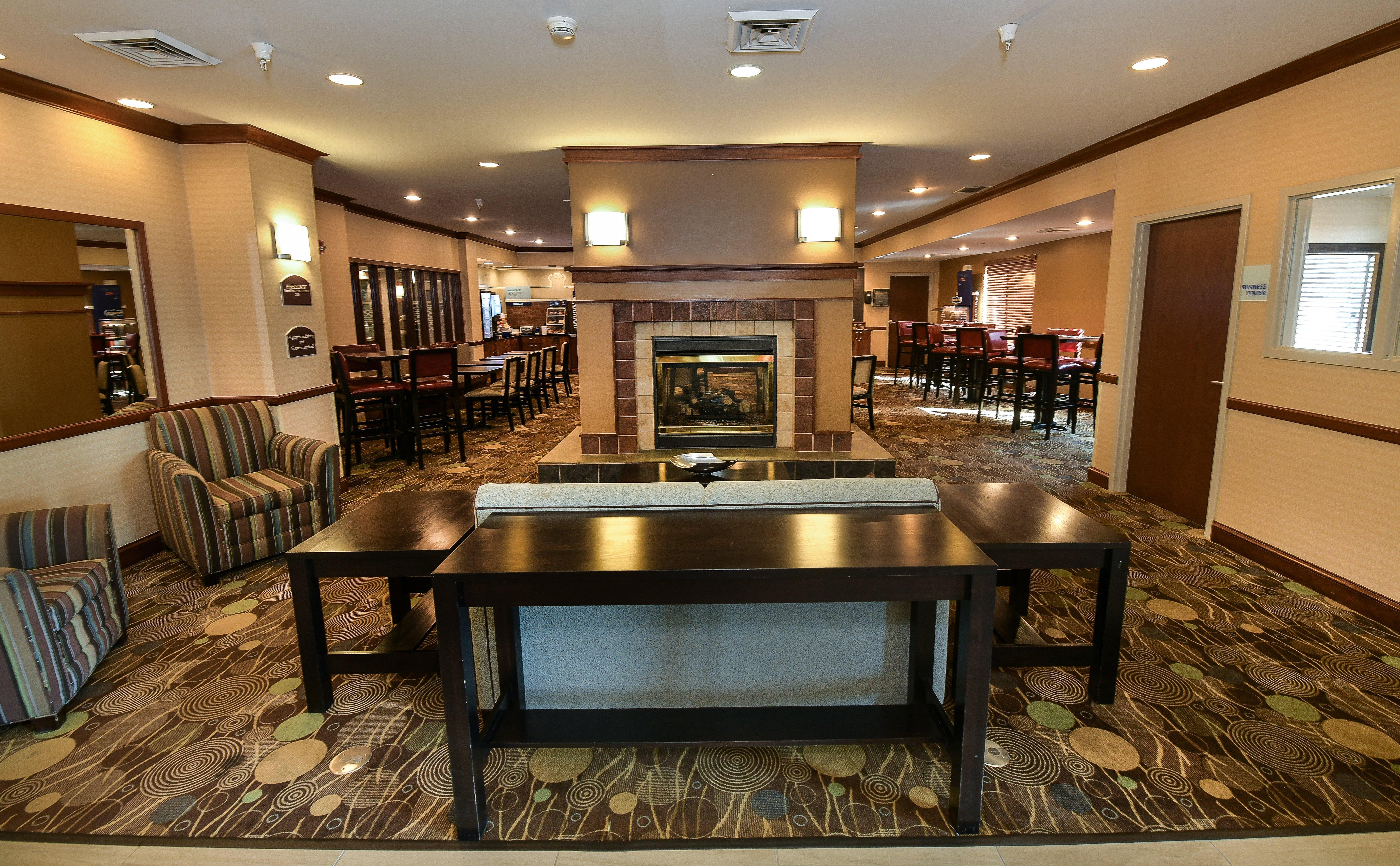 Holiday Inn Express Hotel & Suites Grand Forks By Ihg Kültér fotó