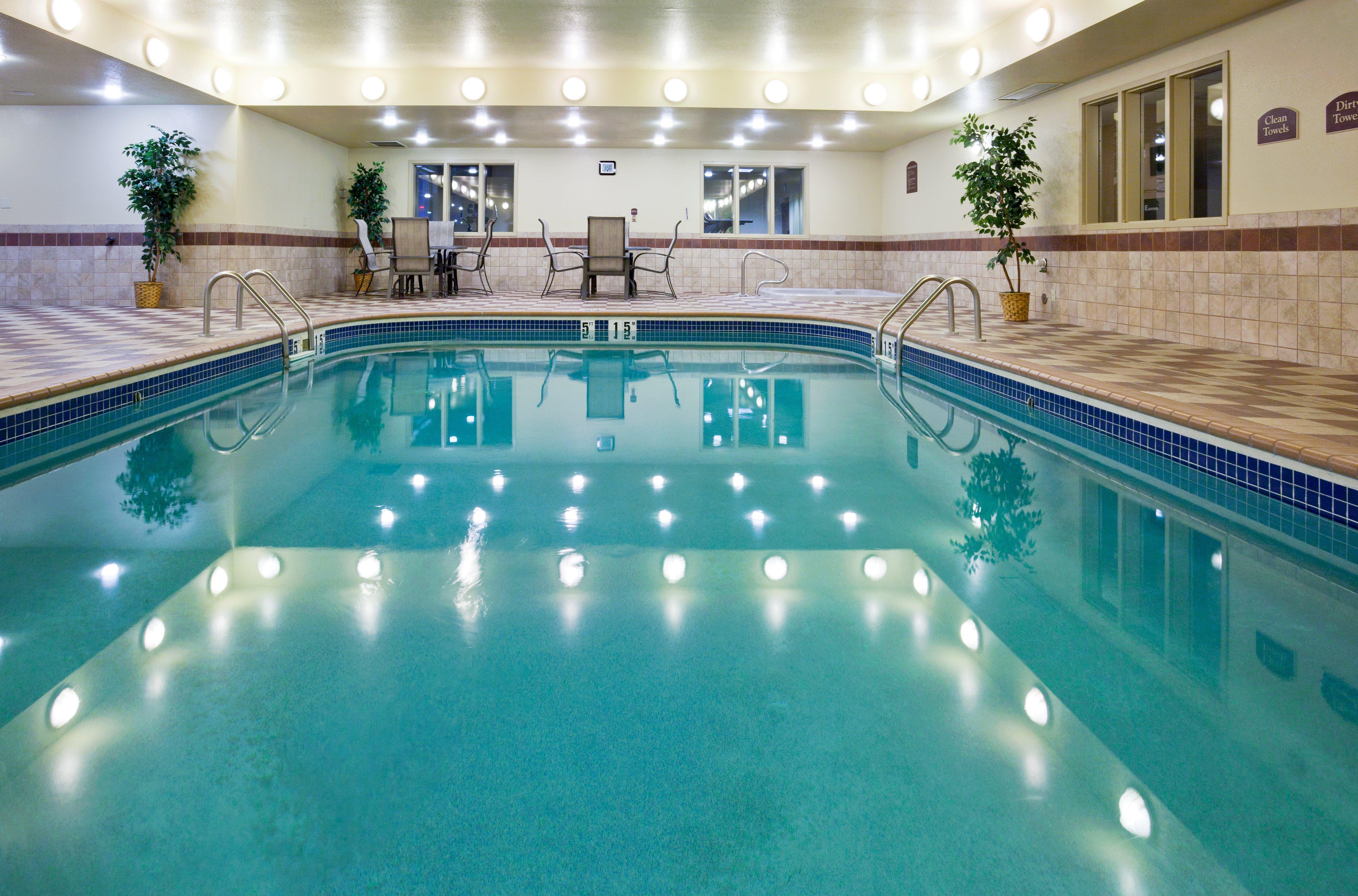 Holiday Inn Express Hotel & Suites Grand Forks By Ihg Kültér fotó