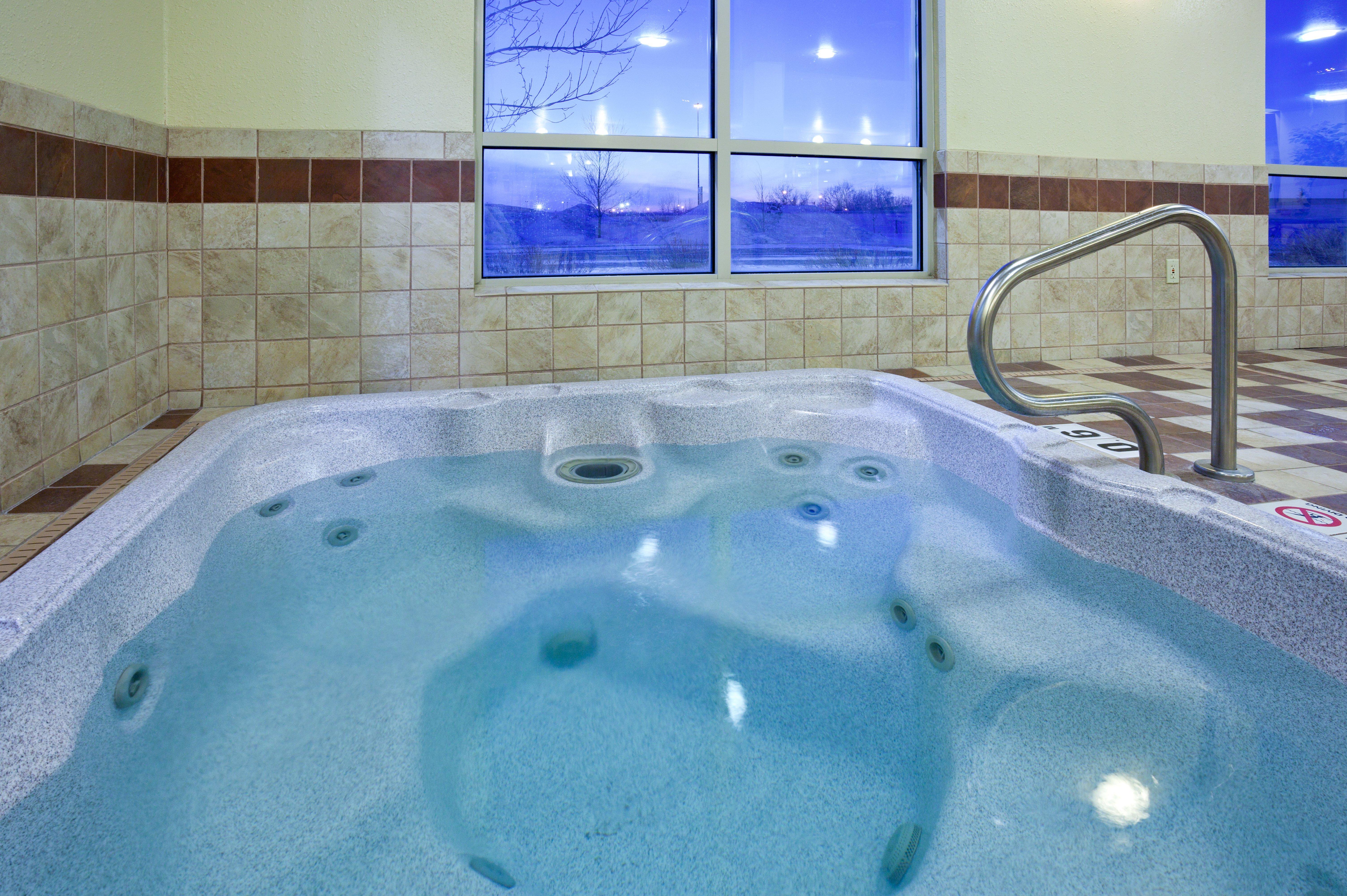 Holiday Inn Express Hotel & Suites Grand Forks By Ihg Kültér fotó
