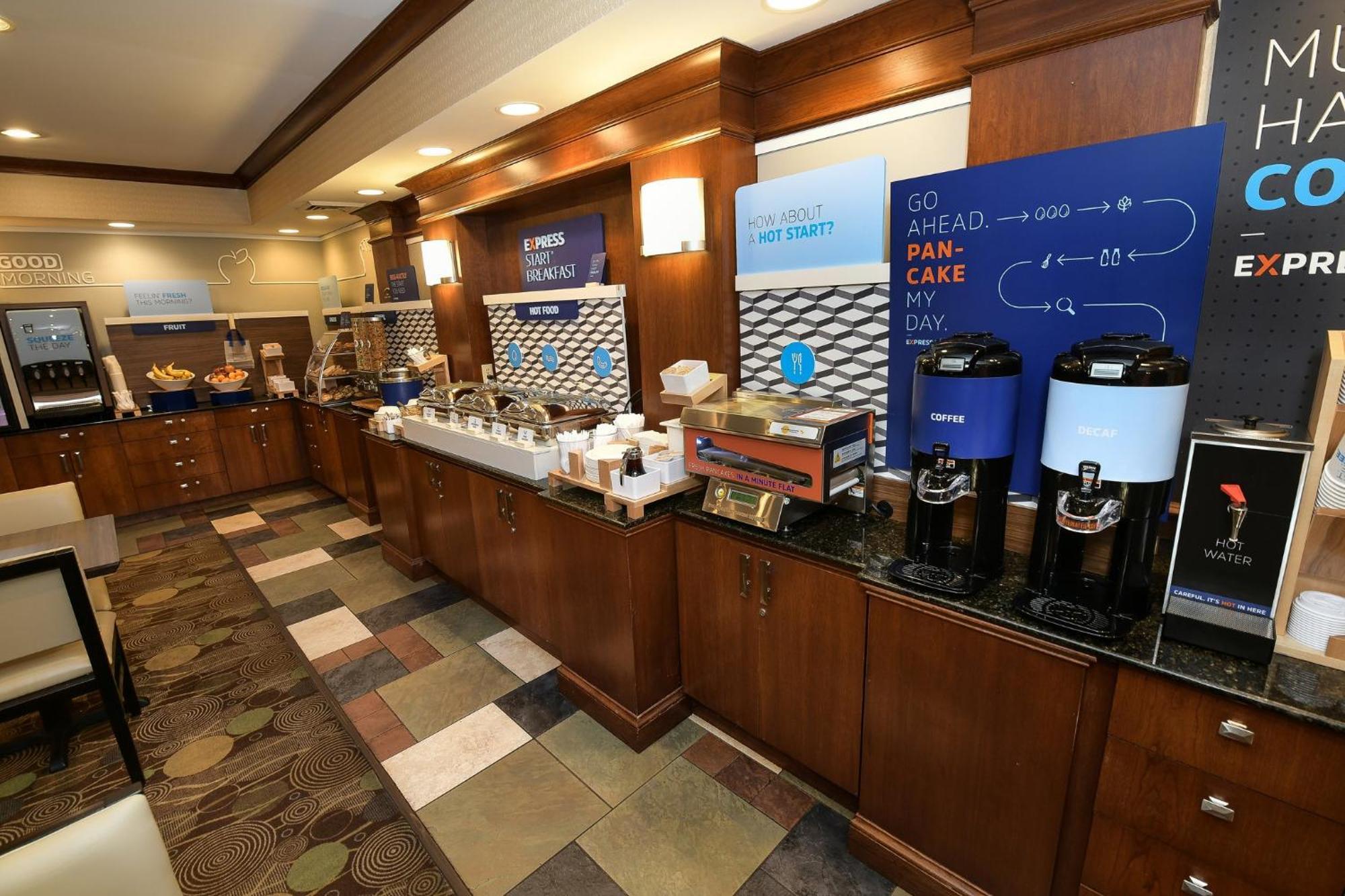 Holiday Inn Express Hotel & Suites Grand Forks By Ihg Kültér fotó